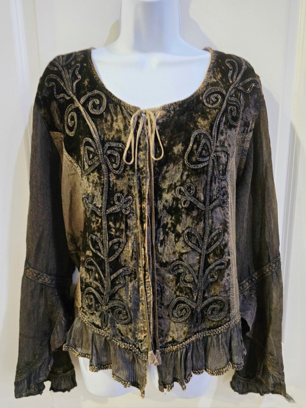 All That Jazz โฆ Velvet Embroidered Brown Boho Blouse โฆ Bell Sleeve Ruffle Hem M - Picture 2 of 15